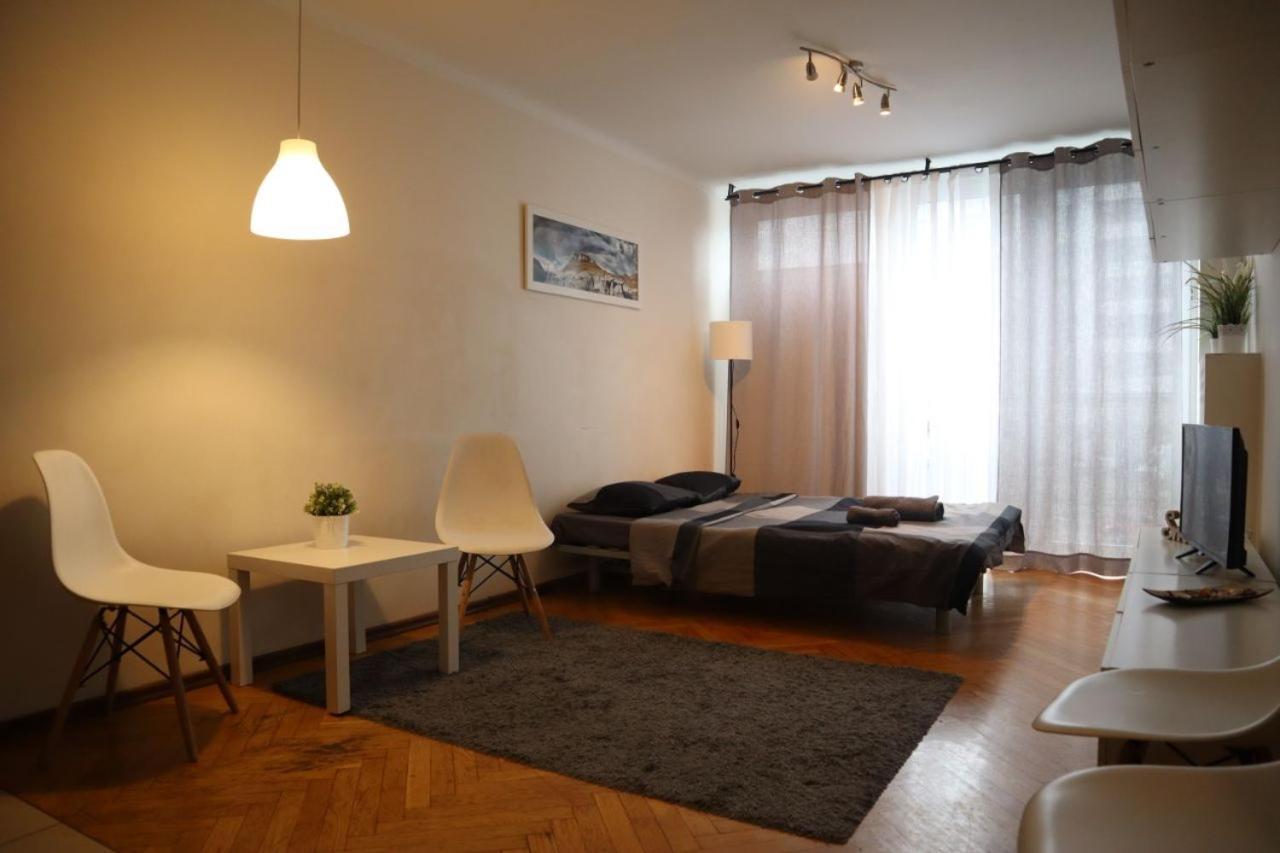 Samand Apartment Варшава Екстериор снимка