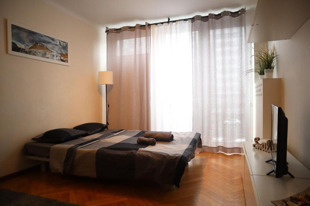 Samand Apartment Варшава Екстериор снимка